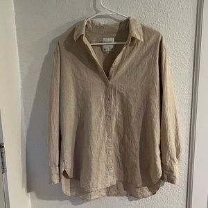 Abercrombie and Fitch beige long sleeve button down resort shirt - size medium